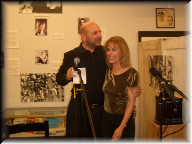 Jerry & Estelle Welcome the Guests